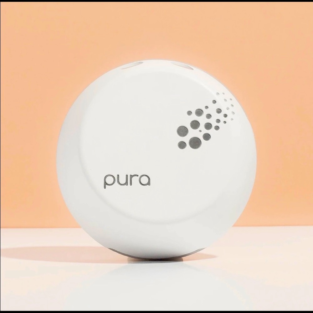 Lightly used Pura scent diffuser